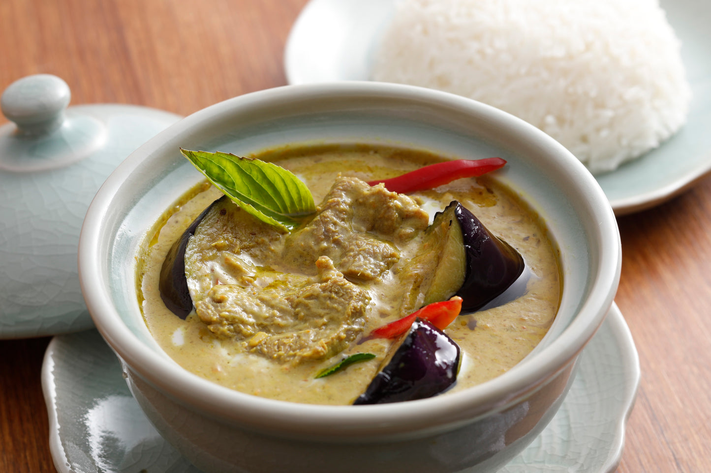 チェディ特製グリーンカレー黒毛和牛<ゲーン キョワーンヌア>(辛口)(冷凍)